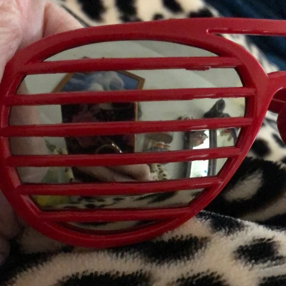 Striped Red Mirror🥳HP🥳Sunglasses - Picture 5 of 6